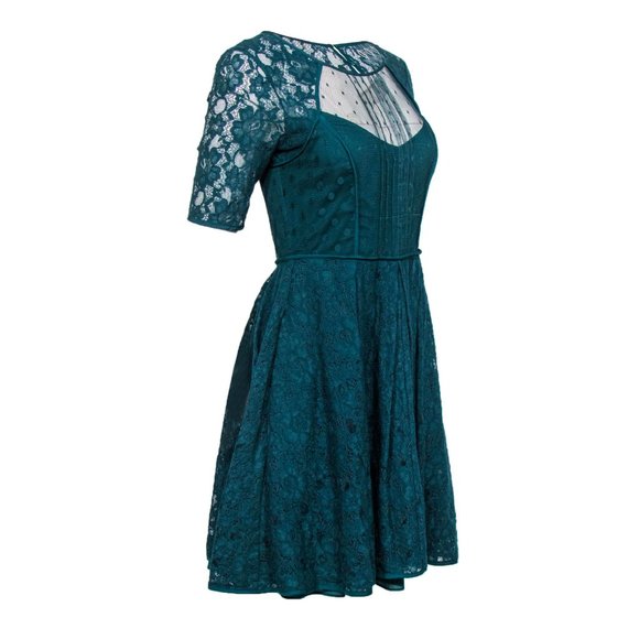 🎉 3/21 Host Pick! 🎉 BCBG Max Azria Teal Lace & Tulle Cocktail Dress - Size 4 - Picture 3 of 12